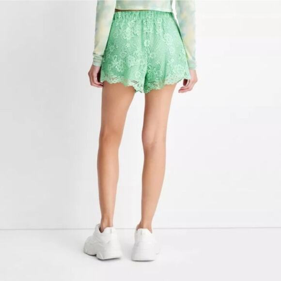 Pull On Lace Shorts Future Collective Green small
NWT
future collective (b18) - Picture 2 of 6